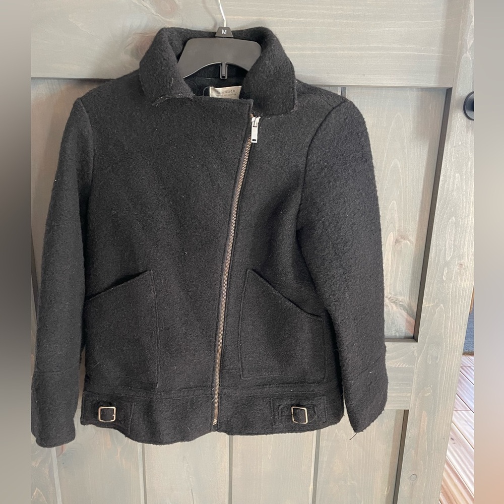 ZARA 
girls 👧🏻 
Wool blend biker jacket 
Black 11/12